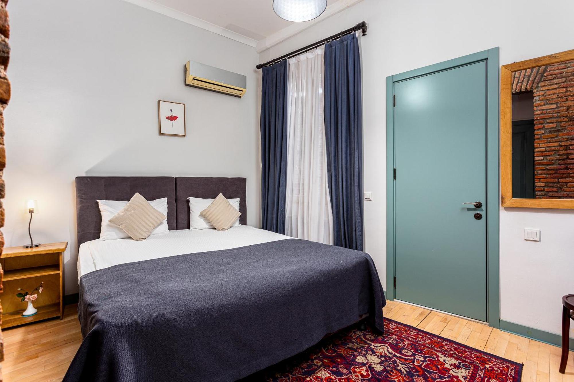 Ethnograph Hotel Old ティビリシ エクステリア 写真